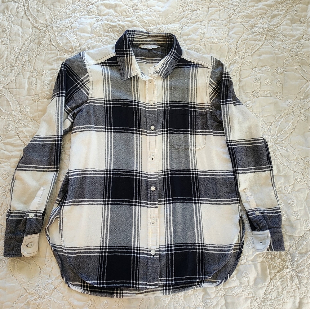 Athleta Black and White Checkered Casual Shirt